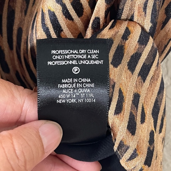 Alice + Olivia Almira Smocked Halter Top Size M Animal Print Open Tie Back Brown - Picture 11 of 11